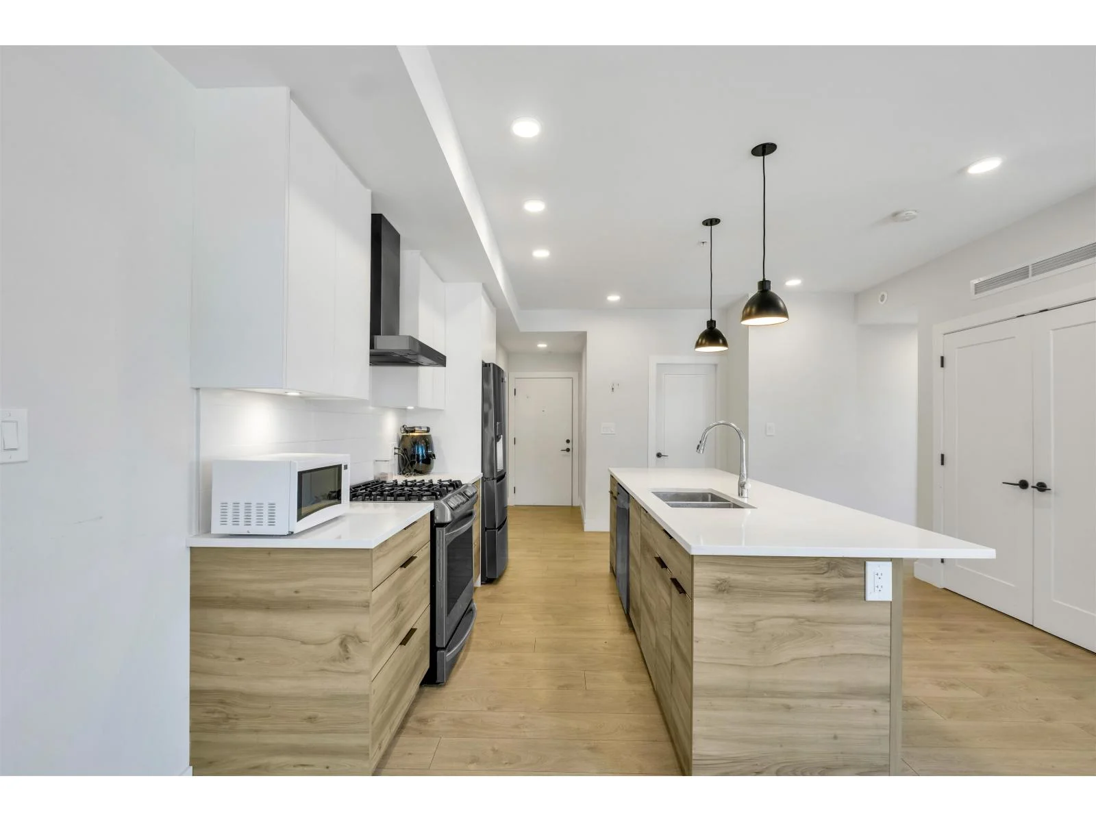 212 14818 60 Avenue, Surrey, BC
