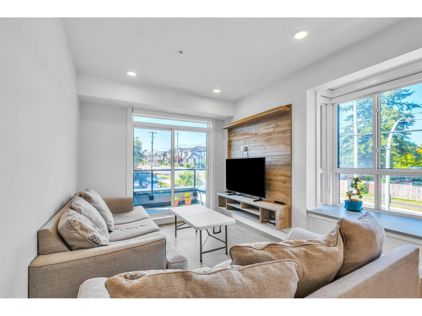 212 14818 60 Avenue, Surrey, BC