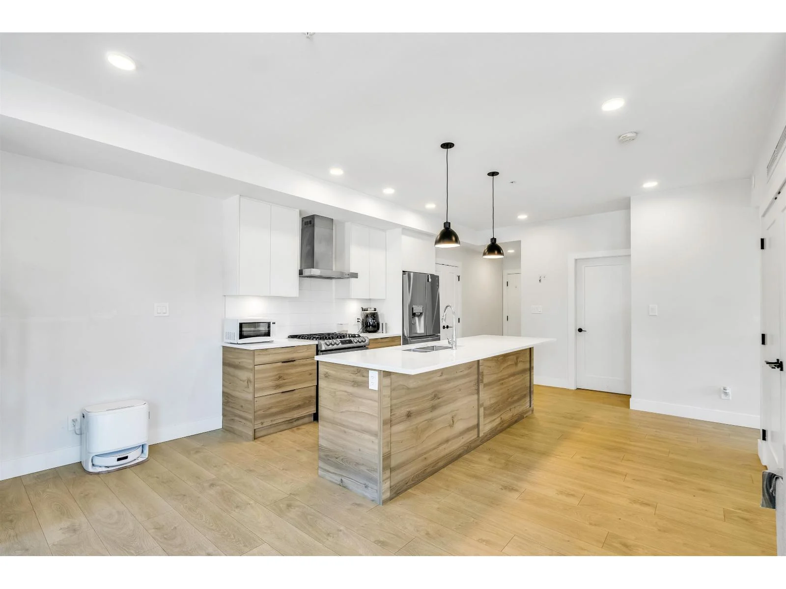 212 14818 60 Avenue, Surrey, BC