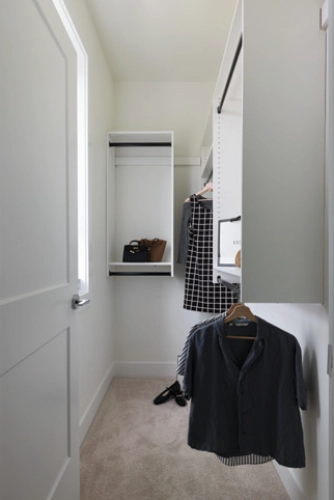 closet-rising-sun
